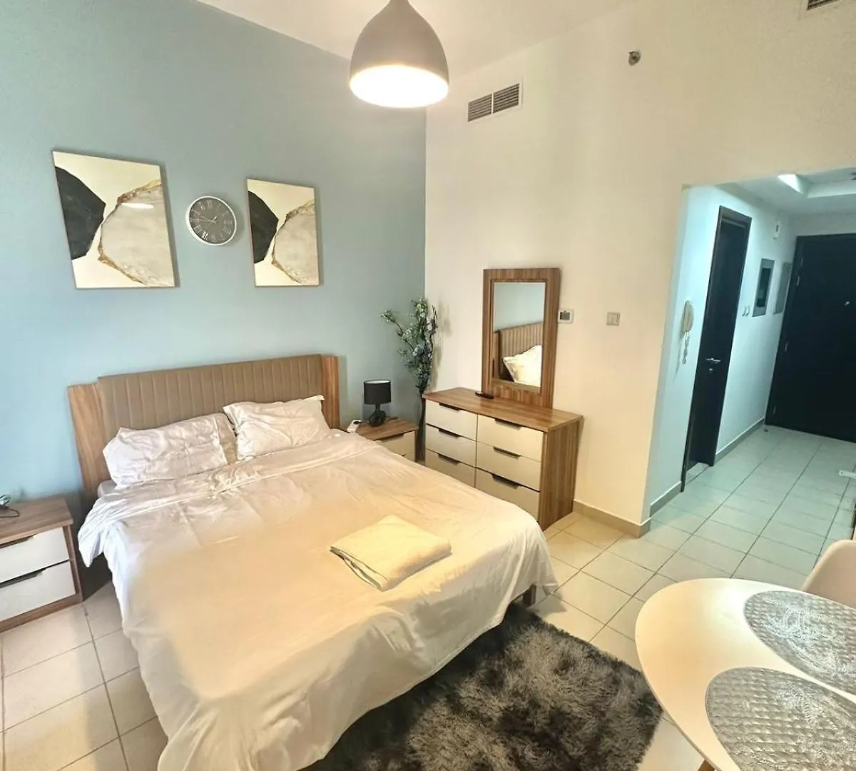 Apartment High-Floor Studio With Stunning Lake View In Dubai Marina United Arab Emirates